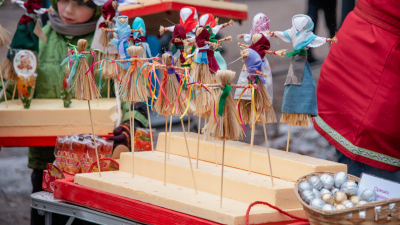 Петербуржцам предложили освоить масленичные премудрости на тематических посиделках «У тещи на блинах»