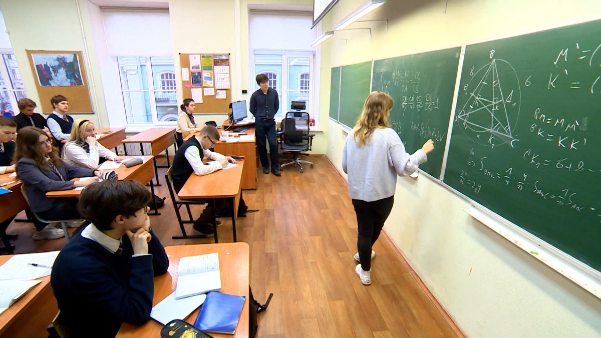 Названы самые популярные предметы для сдачи ЕГЭ в 2025 году - tvspb.ru