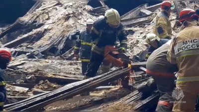 Спасатели МЧС России продолжают разбор завалов в «Крокус Сити Холле»