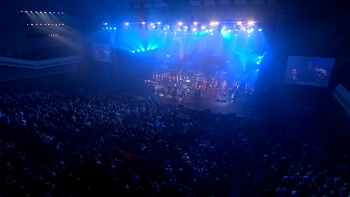 В Петербурге прошел концерт «Пикника» в память о жертвах теракта в Подмосковье