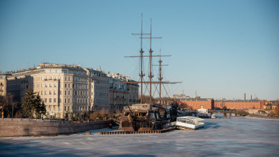В Петербурге ожидается сильный ветер и гололедица