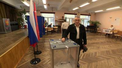 Председатель еврейской религиозной общины Петербурга проголосовал на выборах президента