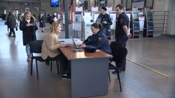 На вокзалах Петербурга пассажиры смогли проверить свои долги, не отходя от железнодорожной кассы