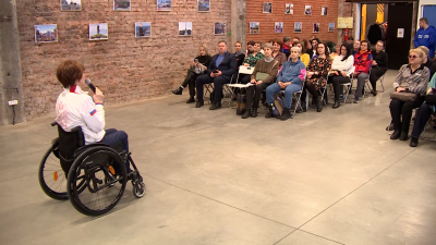Петербуржцам рассказали, как правильно управлять инвалидной коляской