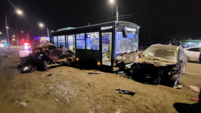 На Петергофском шоссе этой ночью произошла массовая авария
