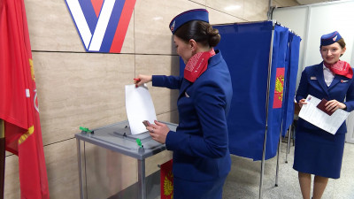 Как голосовали на выборах президента РФ на вокзалах и аэропорту Петербурга