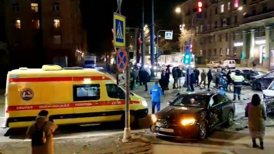 Видео: ДТП из пяти авто произошло на Большом Сампсониевском проспекте
