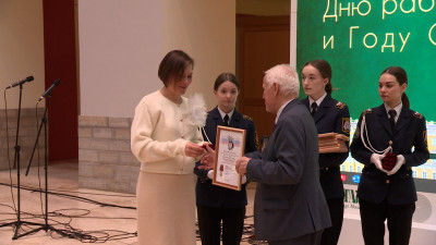 В Главном штабе Эрмитажа наградили творческие династии Петербурга