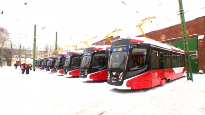 До конца года Петербург получит 100 новых трамваев и 70 троллейбусов