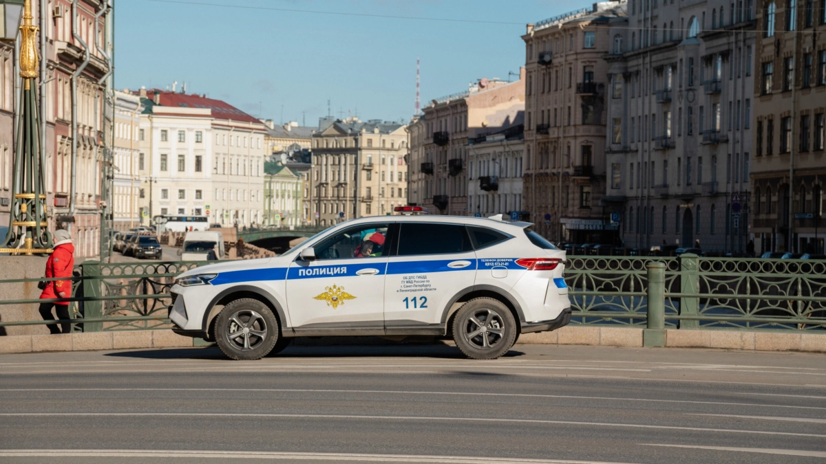 С Савушкина похитили экскаватор-погрузчик за 16 миллионов рублей - tvspb.ru