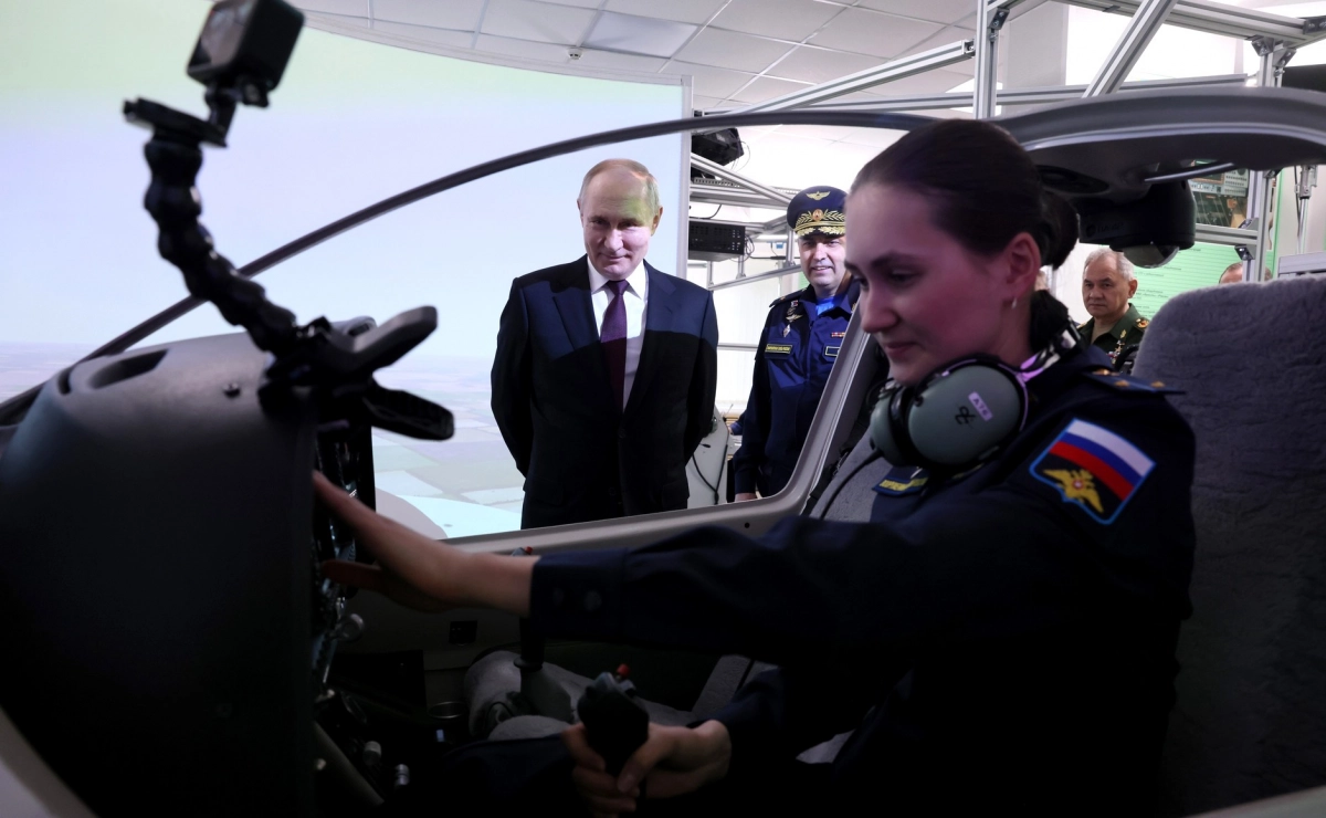 Владимир Путин поздравил лётчиц с наступающим 8 марта - tvspb.ru