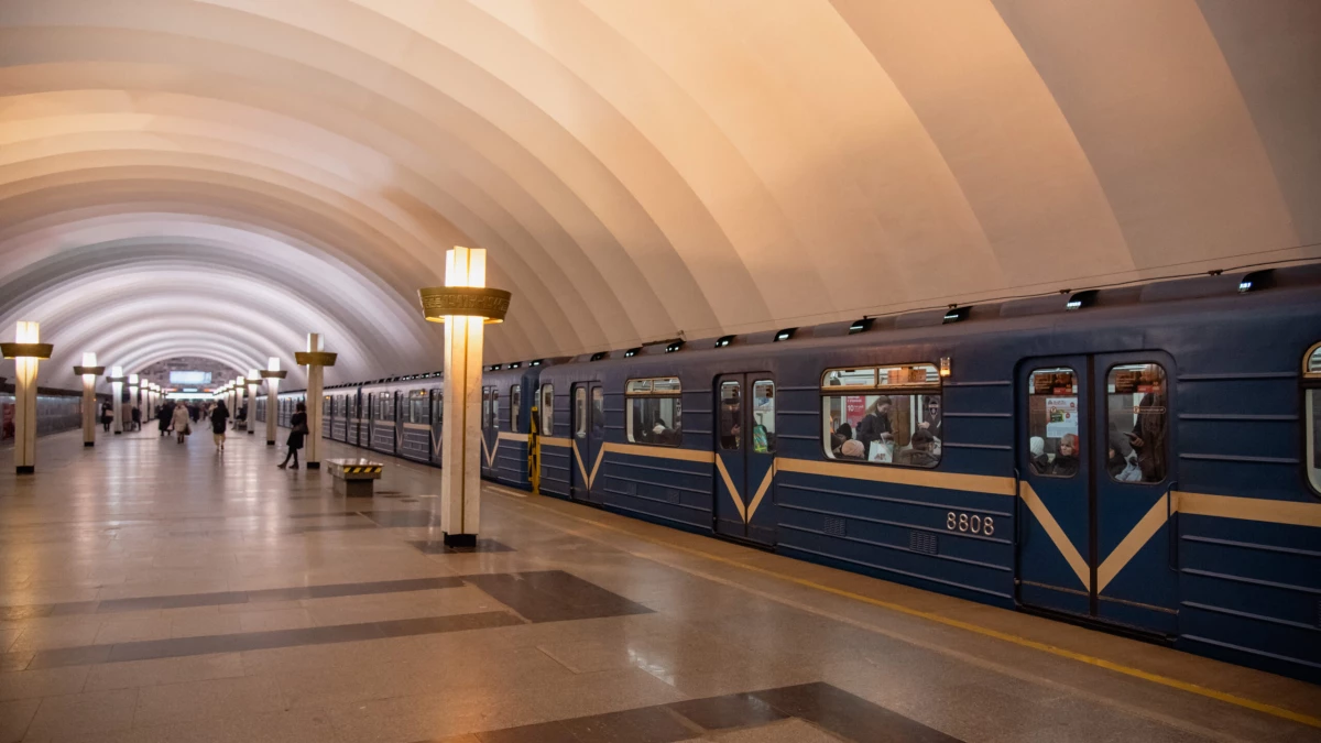 В петербургском метро введут оплату по биометрии - tvspb.ru