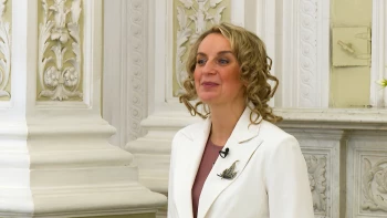 Свадебный регистратор Людмила Валейко: Наша работа – дарить праздник