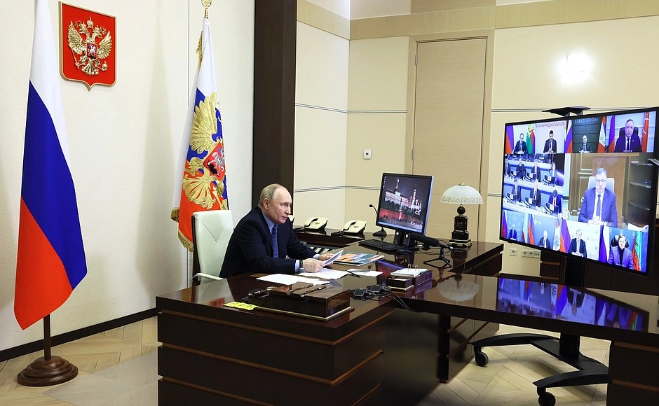 Владимир Путин призвал регионы возродить единую систему студенческих турклубов - tvspb.ru