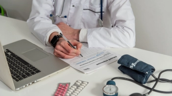 Заболеваемость ковидом в Петербурге выросла на 22,3%