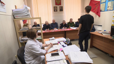 В Петербурге продолжается весенний призыв по новым правилам