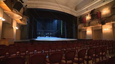 В театре имени Ленсовета обновят световое и звуковое оборудование