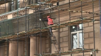 Реставрация с ювелирной точностью: фасады домов на Старо-Невском восстановят к осени
