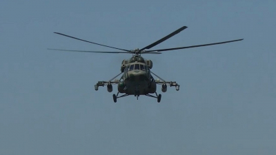 Минобороны показало кадры работы спасателей на Ми-8 в зоне СВО