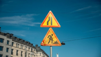 С 1 мая — не проехать: где и как ограничат движение в шести районах Петербурга