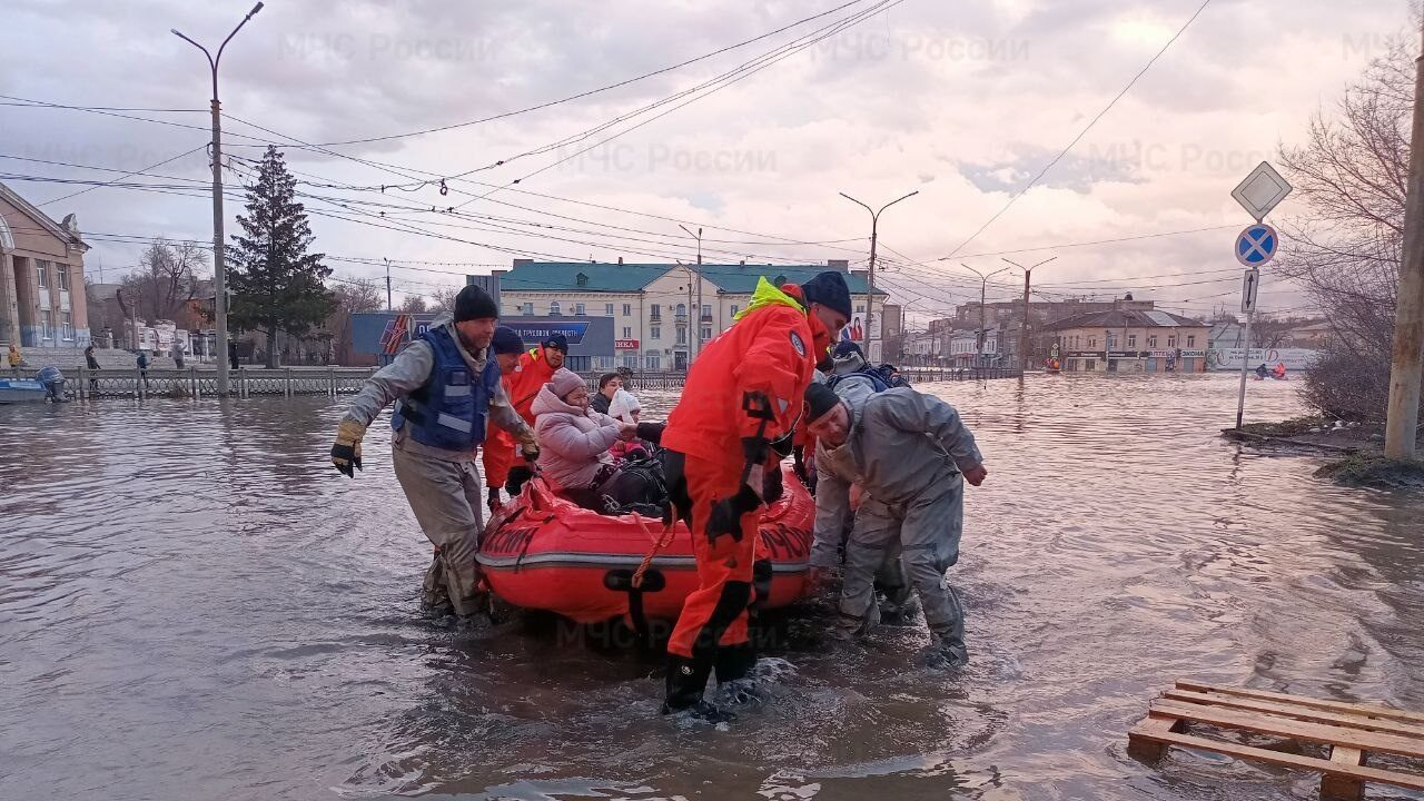 Мэр Оренбурга призвал всех, кто находится в зоне подтопления, немедленно  эвакуироваться | Телеканал Санкт-Петербург