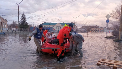 Денис Паслер о паводке в Оренбуржье: Вода зашла туда, где её раньше не было