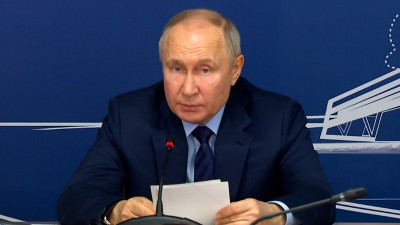Владимир Путин провел встречи с губернаторами Астраханской и Волгоградской областей
