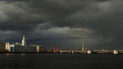 В Петербурге объявили «желтый» уровень погодной опасности из-за грозы