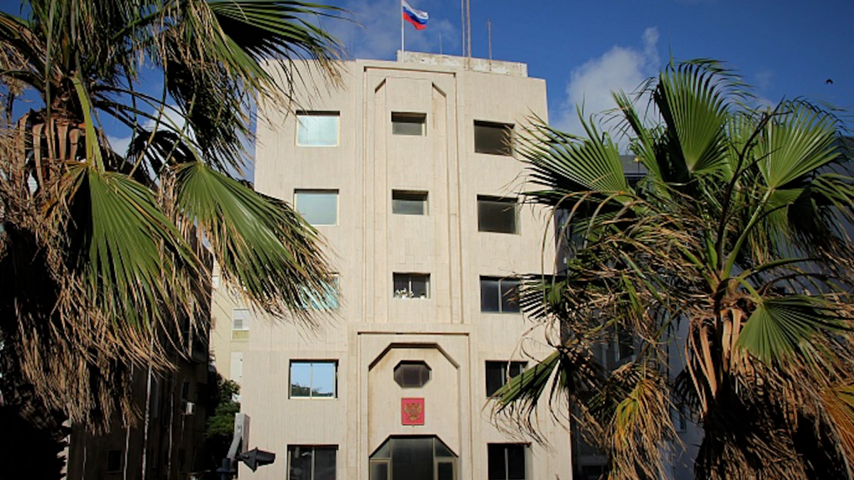 В посольство РФ в Израиле за сутки не поступало экстренных обращений от россиян из-за атаки Ирана - tvspb.ru
