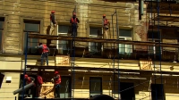 Новые лифты, обновленные фасады, крепкая кровля: как в Петербурге проходит масштабный капремонт домов