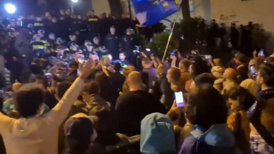 Президент Грузии пообещала наложить вето на закон об иноагентах, вызвавший беспорядки в Тбилиси