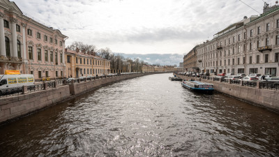На реке Мойке демонтировали незаконные понтоны