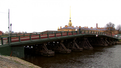 В Петербурге начали ремонт мостов: движение останавливать не будут