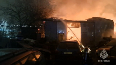 Пожар в Московском районе тушили до 2 часов ночи