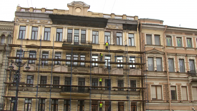 На Невском проспекте начался ремонт фасадов исторических зданий