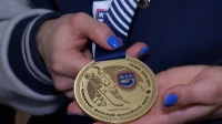 Медали – лучшие друзья девушек: в Петербурге чествовали чемпионок России – хоккеисток «Динамо-Невы»