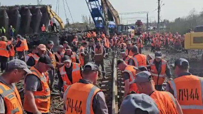 В Вязьме железнодорожники убрали 450 тонн обломков обрушившегося моста