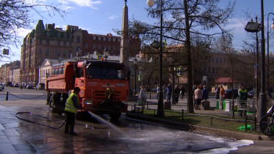 В Петербурге от зимней пыли и грязи отмоют 8 тысяч фасадов жилых домов
