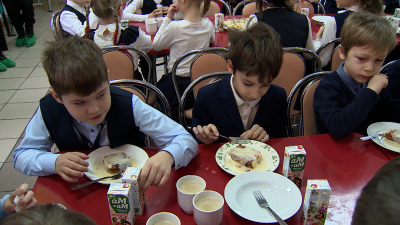 Роспотребнадзор открыл горячую линию по вопросам организации питания в школах