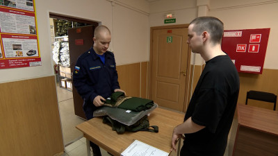 Первую партию солдат-срочников из Петербурга отправили к местам несения службы