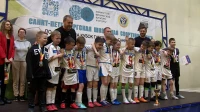 Александр Бельский наградил победителей школьной футбольной лиги