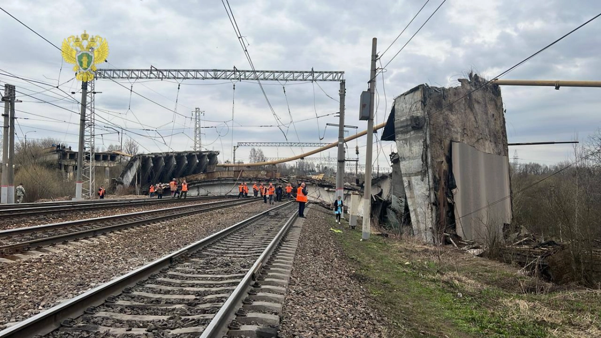 Пятерых человек госпитализировали после обрушения моста в Вязьме - tvspb.ru