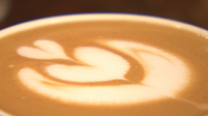 Латте-Арт: осваиваем искусство рисования молоком по кофе
