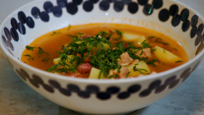 Борщ, рыбный или острый: какой суп полезнее есть зимой