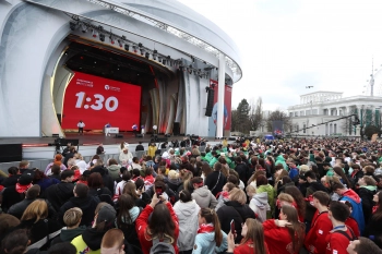 Петербург принял участие в самой массовой зарядке в России