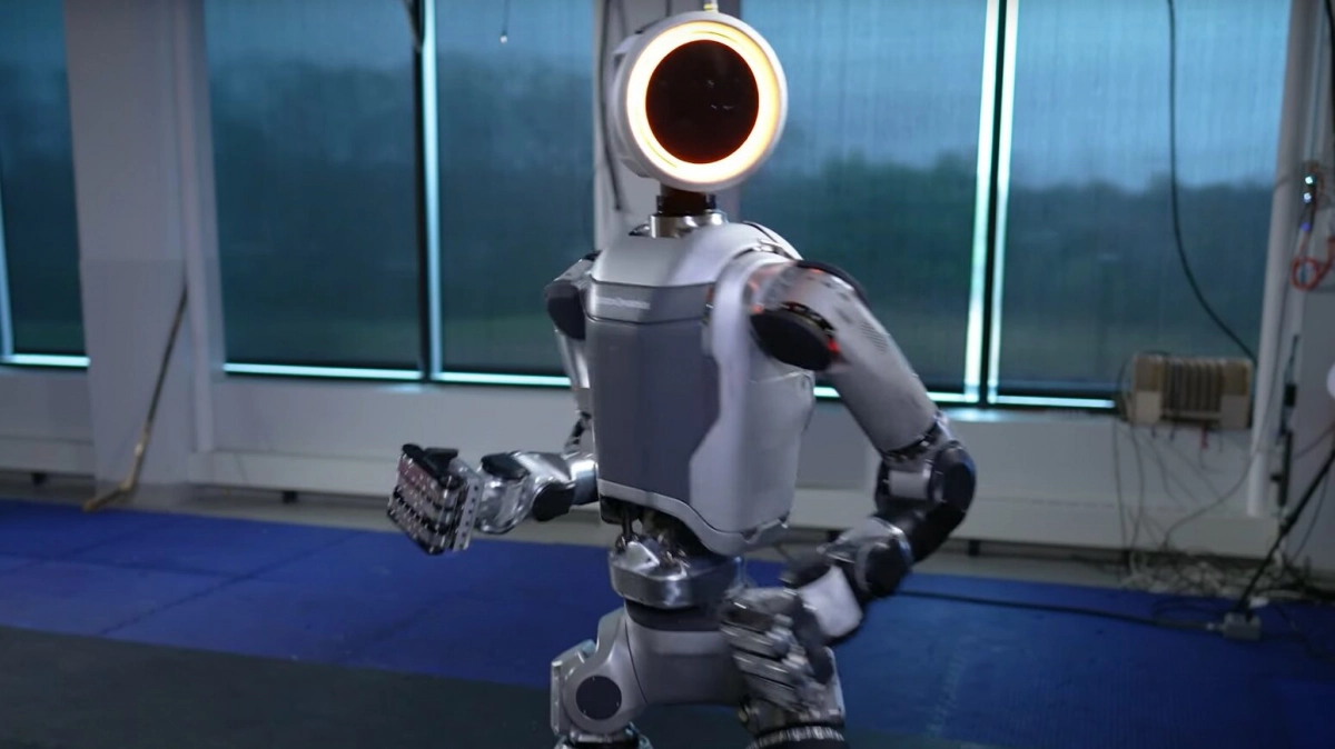 Компания Boston Dynamics представила новую модель человекоподобного робота - tvspb.ru