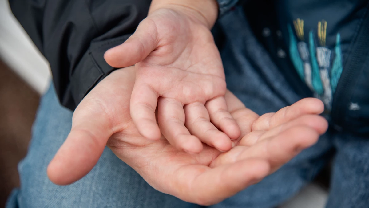 Ученый рассказал, почему левши чаще становятся гениями - tvspb.ru