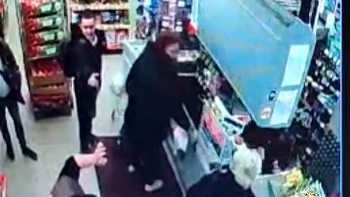 Мужчина устроил «газовую атаку» в супермаркете на Маршала Говорова