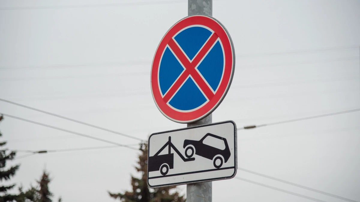 В 2024 году в Петербурге было выявлено более 1 млн нарушений правил остановки и стоянки автомобилей - tvspb.ru