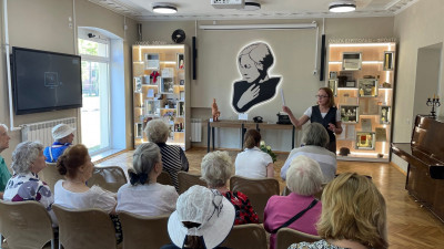 Библиотеку № 3 имени Ольги Берггольц капитально отремонтировали и оснастили по поручению Александра Беглова